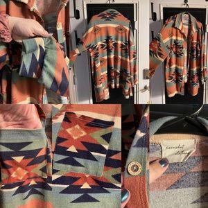 Beautiful, casual Aztec button up! 3x!